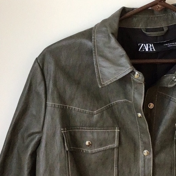ZARA vegan leather khaki green cropped jacket/shacket Bloggers favorite - Picture 3 of 8